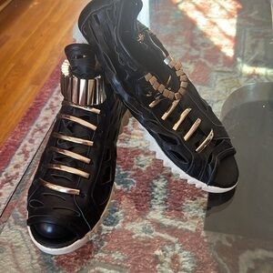 Beautiful  soft leather , size 8.5 -9 stretched leather